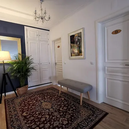 Vogue 23 Boutique In 3*