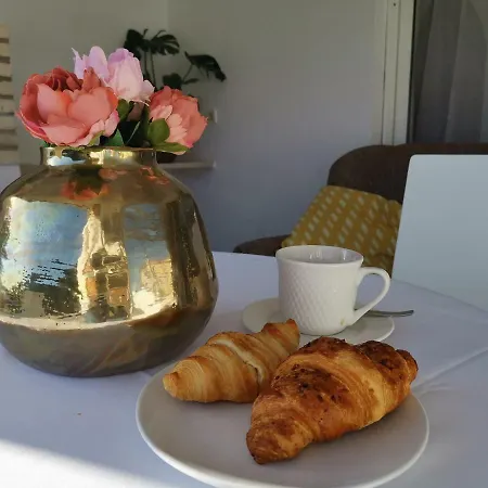 Vogue 23 Boutique Affittacamere 4*