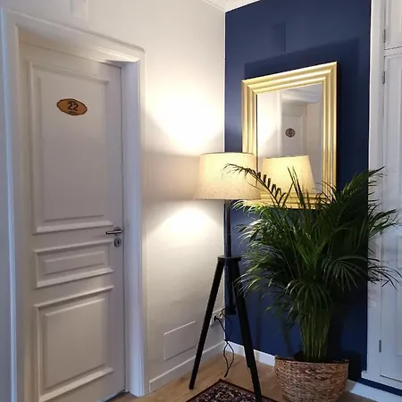 Vogue 23 Boutique In Guest house